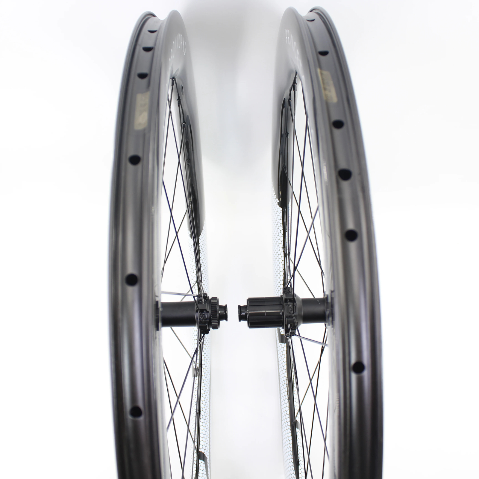 Set ruote in carbonio 700C per bici da strada foto 5