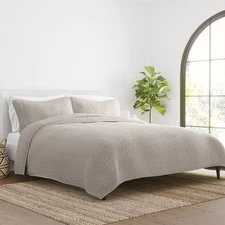 noble Linens 3-Piece Set with Floral Stitching Latte Brown King / Cal King