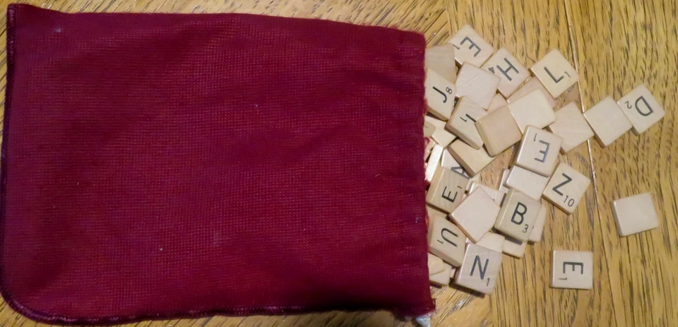 1953 Vintage Selchow Scrabble Game, 100 Wood Letters, Solid Corners, Inserts - Image 4 of 4