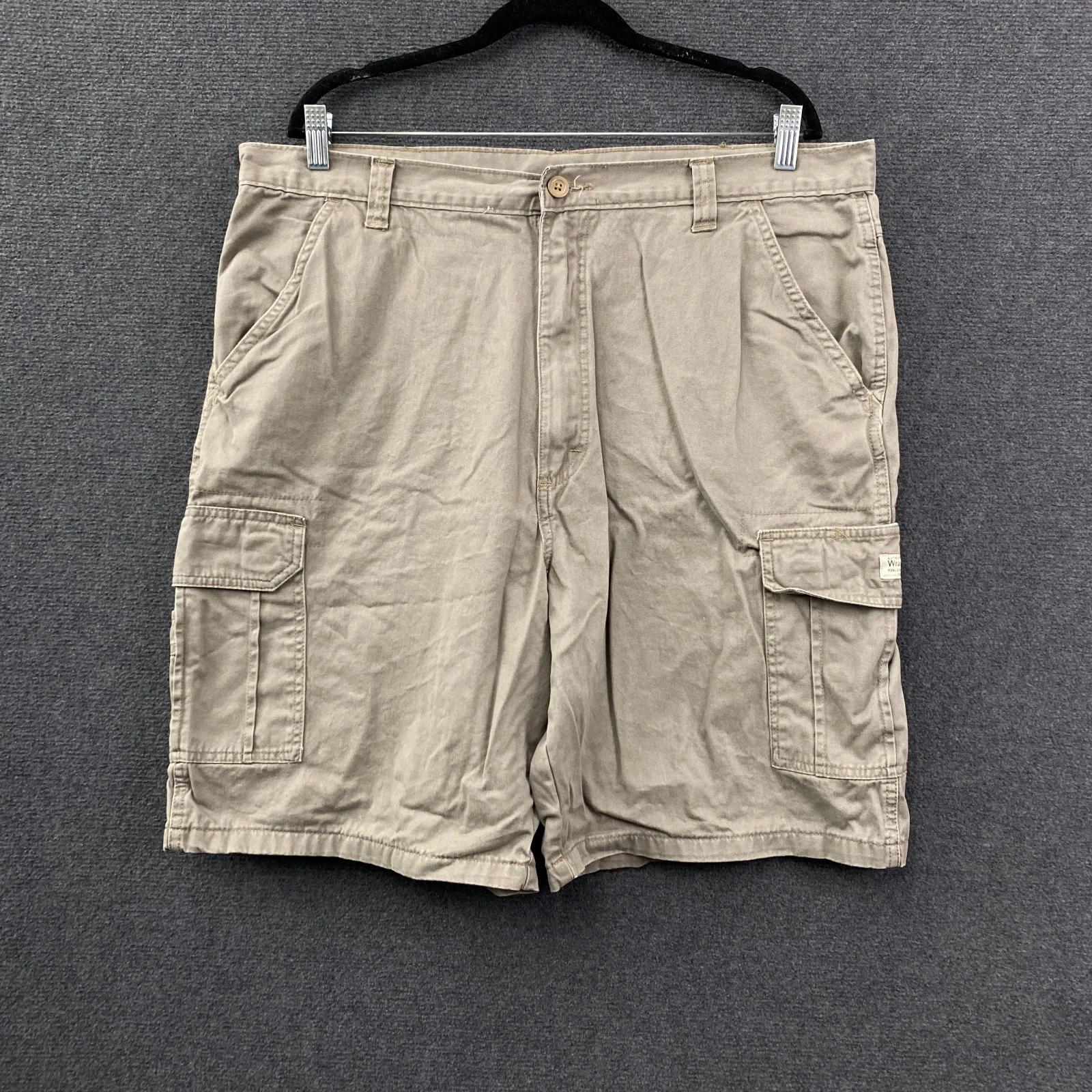 Wrangler Mens 38 Cargo Shorts Light Brown Twill Relaxed Fit Workwear Utility