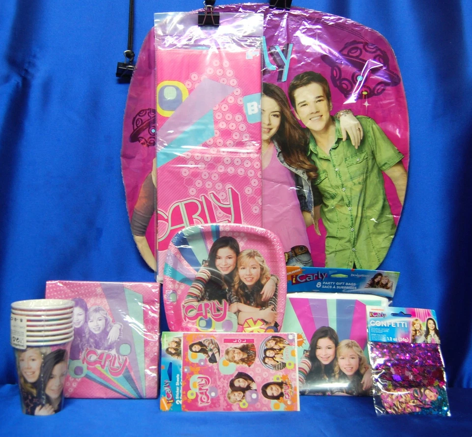 I Carly Party Set #8 Napkins Tablecover Cups Loot Bags Foil Balloon Stickers - Image 2 of 4