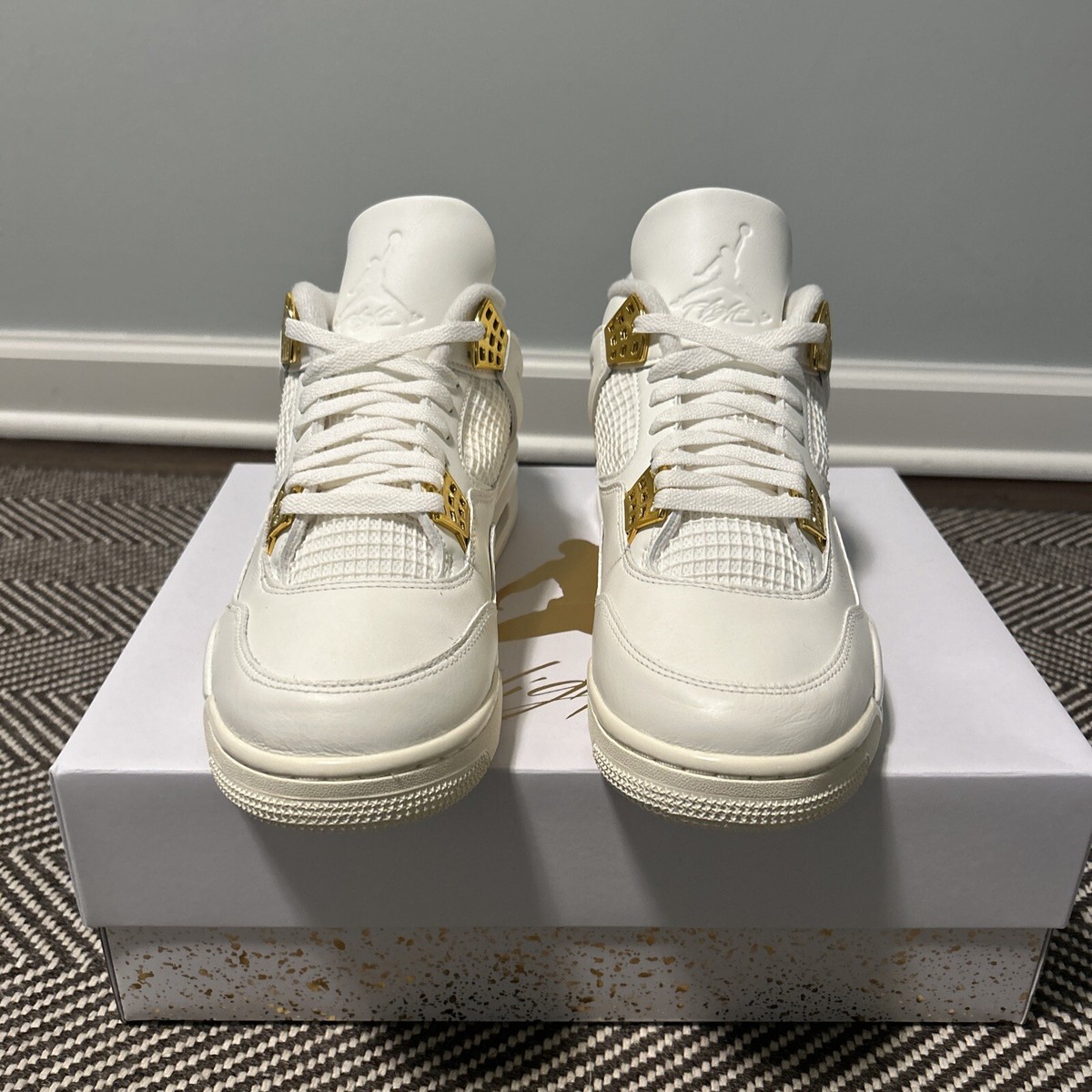 シューズ(男性用) Air Jordan 4 Retro \"llic Gold\" AIR JORDAN - RETRO 4 - SAIL/METALLIC GOLD/BLACK - RELEASING 03/09