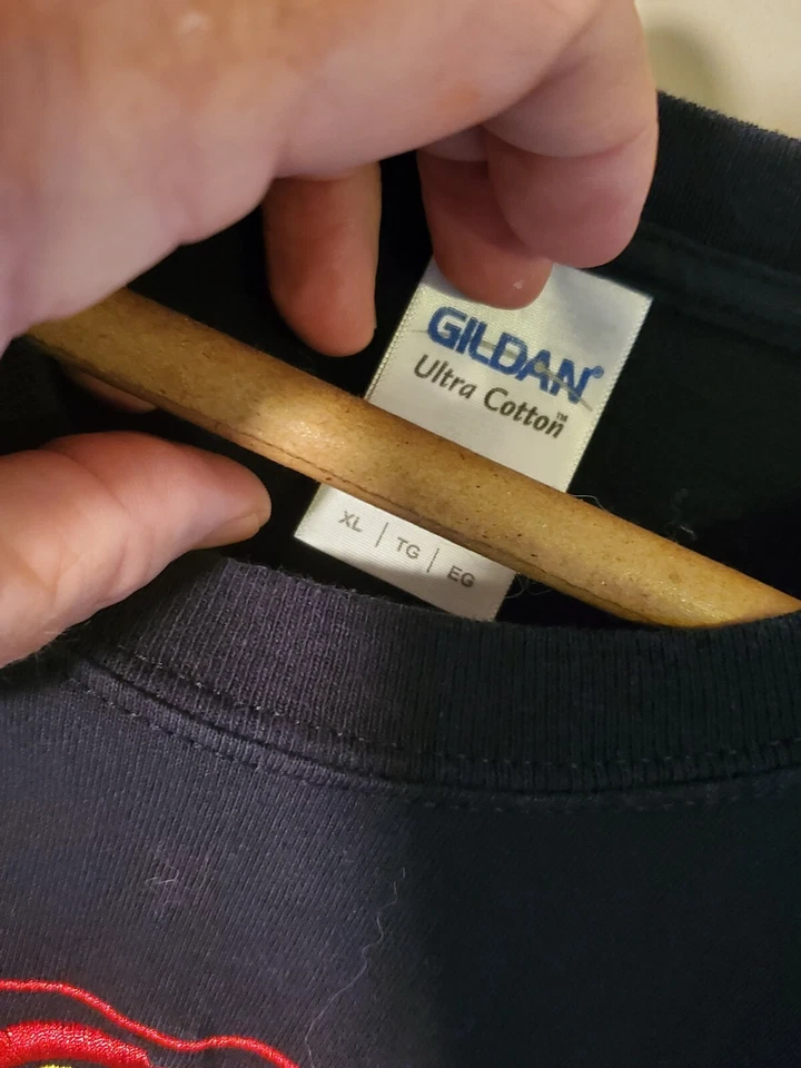 Camiseta Joe Wilson ARTE TRIBAL Canadá Island Art rara bordada nunca usada MED Foto 4 de 4