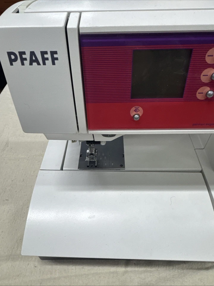 Pfaff 2022 Life Style mit IDT-SYSTEM Nähmaschine Top-Zustand  - Bild 3 von 4