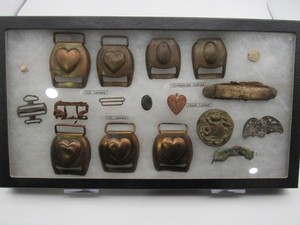 Lot of 7 Civil War 2 Confederate & 5 US Heart Brass Horse Harness Bridle emblems