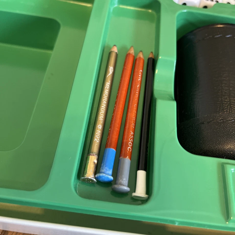 Vintage Yahtzee Original Dice Game MB Games 1982 (8+) Complete Good Condition - Image 4 of 4