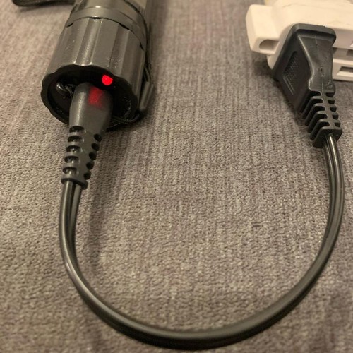 Teilen 100 V-240 V AC Ladekabel Universal für wiederaufladbare Taschenlampe 1101 US - Bild 10 von 12