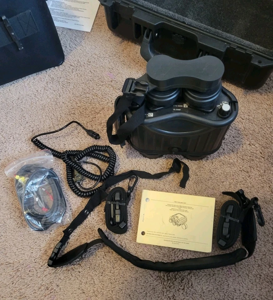 NEW! DISCOUNTED FROM $5,800! Fraser-Volpe M25 Gyro Stabilized Binoculars 14x40 - Image 3 of 4