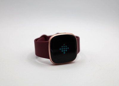 Fitbit Versa 4 Copper Rose Aluminum Smartwatch Red Band Tested