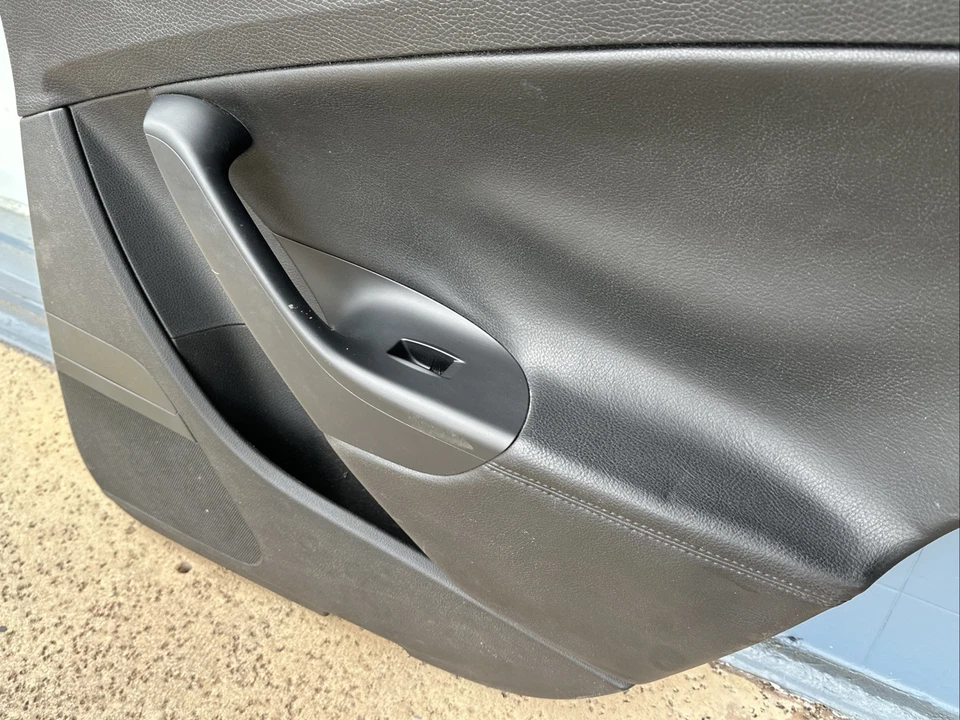 Оригинальная задняя панель двери со стороны пассажира для Volkswagen Passat 2006-2010 годов выпуска 0642121114 - Изображение 4 из 4