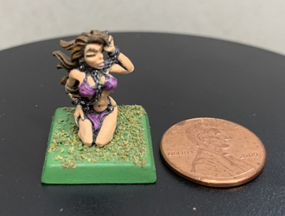 Dark Eldar/Elf Slave - WH40K Mini - Drukhari Slave - 28mm - Painted