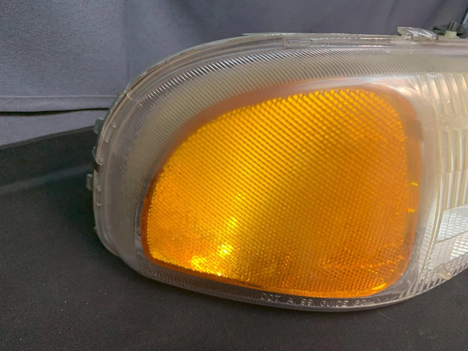 Fits 1999-07 GMC SIERRA Headlamp RH OEM#:16524402 - Изображение 2 из 4