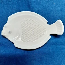 Joyce Chen Fish Shaped Grater Garlic Ginger Wasabi Porcelain 4.5" Long Japan