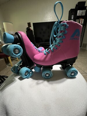 Apollo Roller skates Gently Used Size J-small 12-2