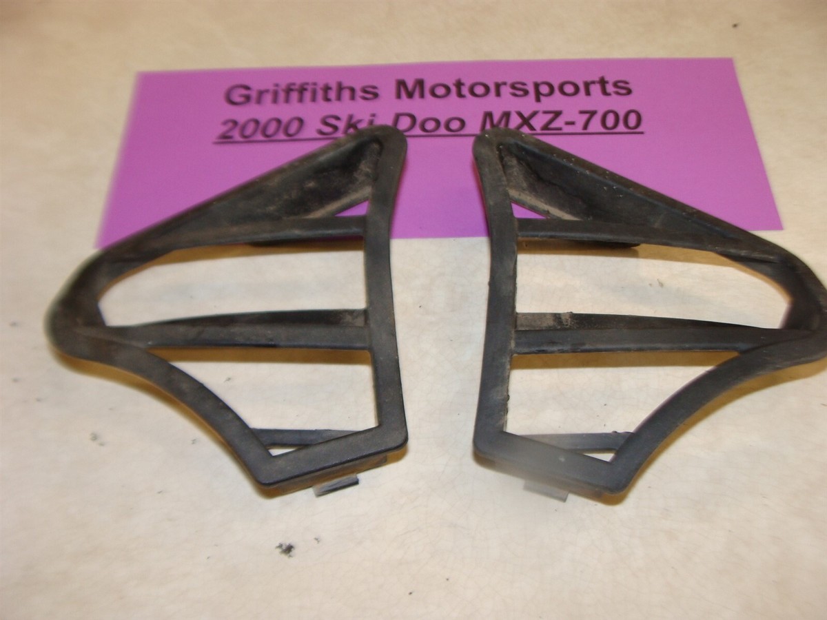 2000 SKI DOO MXZ 700 ZX chassis right left hood vent foam holder