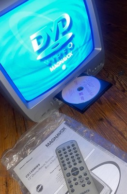 Magnavox 13  TV DVD Combo SDTV CRT CD130MW8 Retro Gaming TV With Remote