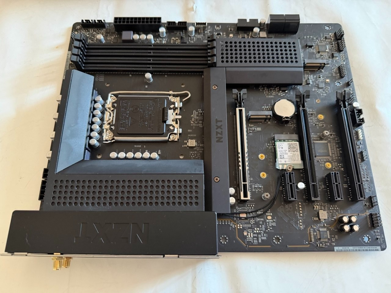 NZXT N5  Z690 (WIFI) DDR4 ATX INTEL SOCKET 1700 X CPU DI 12/13/14 SERIE