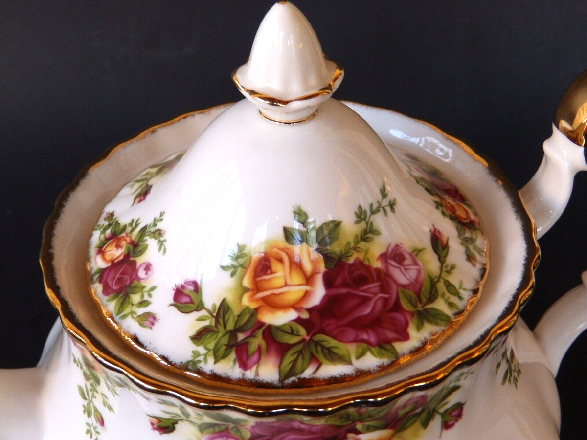 Royal Albert Old Country Roses LARGE 6 Cup Teapot & Lid EXCELLENT