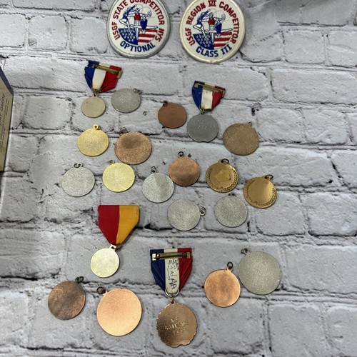 VINTAGE UNITED STATE GYMNASTICS FEDERATION MEDALS PATCHES MEDALLIONS 1980s - Picture 19 of 19