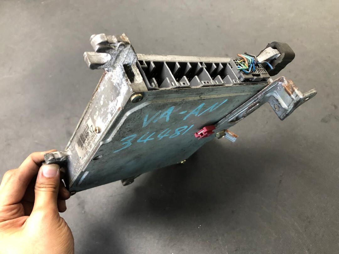 8アクセサリー HONDA CIVIC K8 Engine Control Unit ECU ZX 37820-P6X-F81 Used