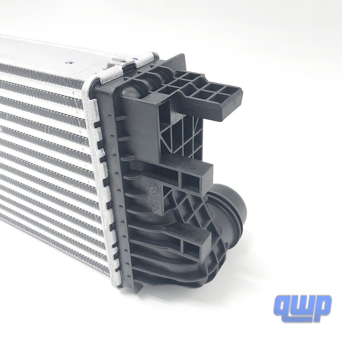 Intercooler Charge Air Cooler For 16-19 Mercedes-Benz Metris 2.0L 