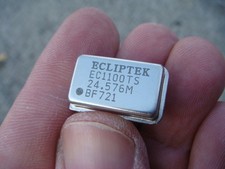LOT (25) 24.576 MHz ECLIPTEK Crystal Oscillators - NEW and UNUSED