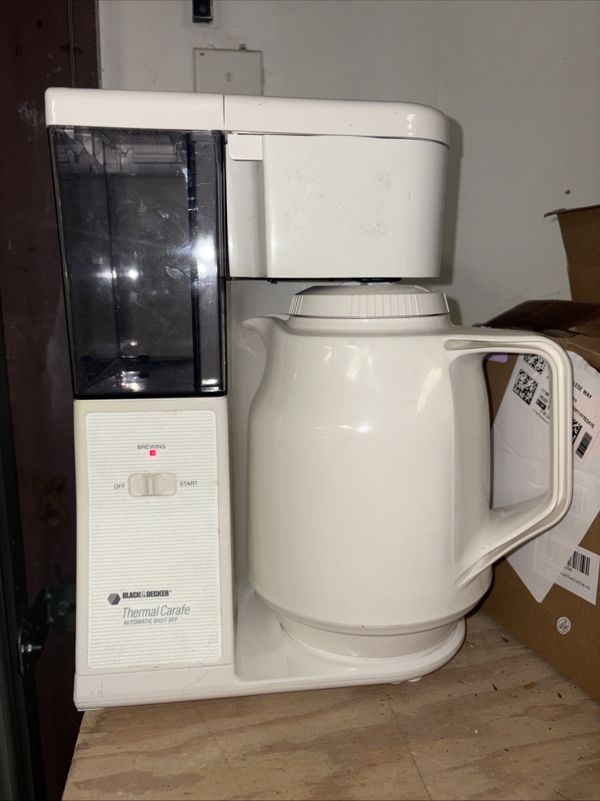 Black & Decker TCM411 Thermal Carafe Automatic Shut-off White 8 Cup Coffee Maker