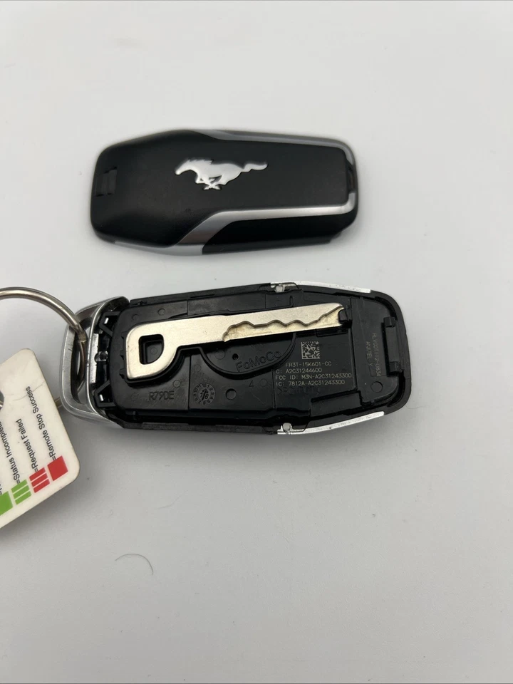 Llavero remoto de entrada sin llave inteligente Ford Mustang 2015-2017 OEM 100 % auténtico Foto 4 de 4