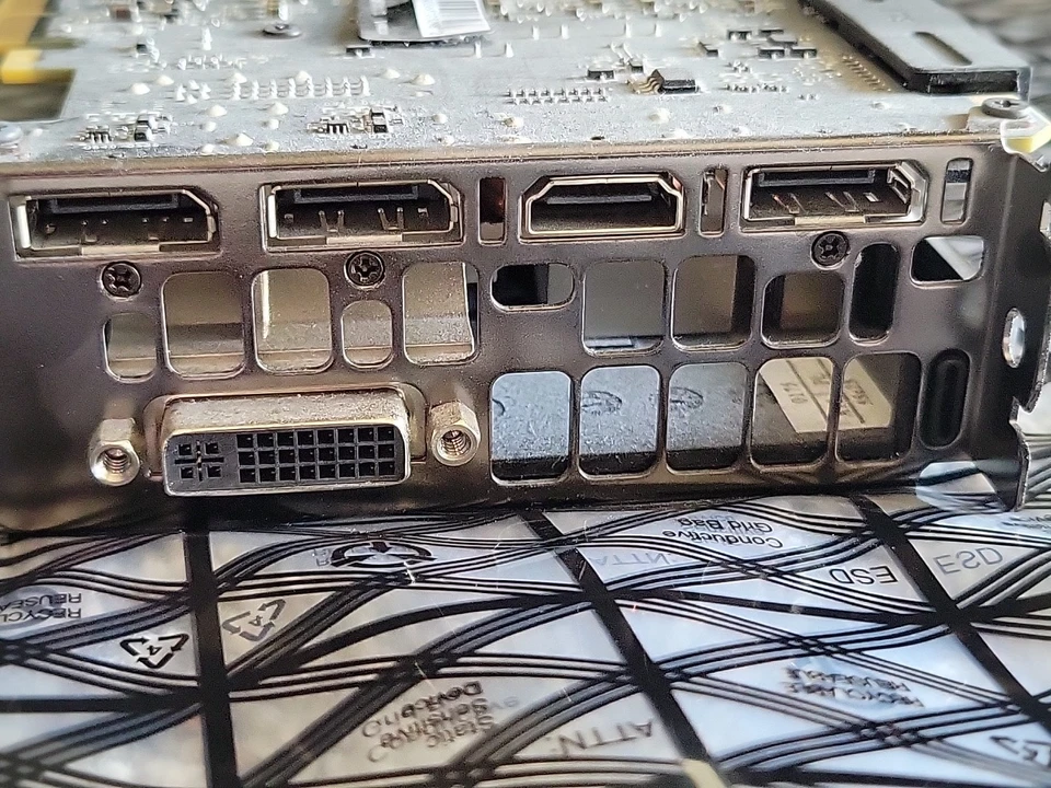 EVGA GeForce GTX 970 SSC GAMING ACX 2.0+ 4GB GDDR5 Graphics Card 04G-P4-3975-KR - Image 3 of 3