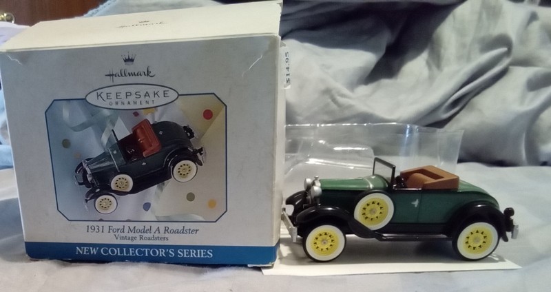 Vintage 1998 Hallmark Keepsake Spring Ornament 1931 FORD MODEL A ROADSTER #1 NIB