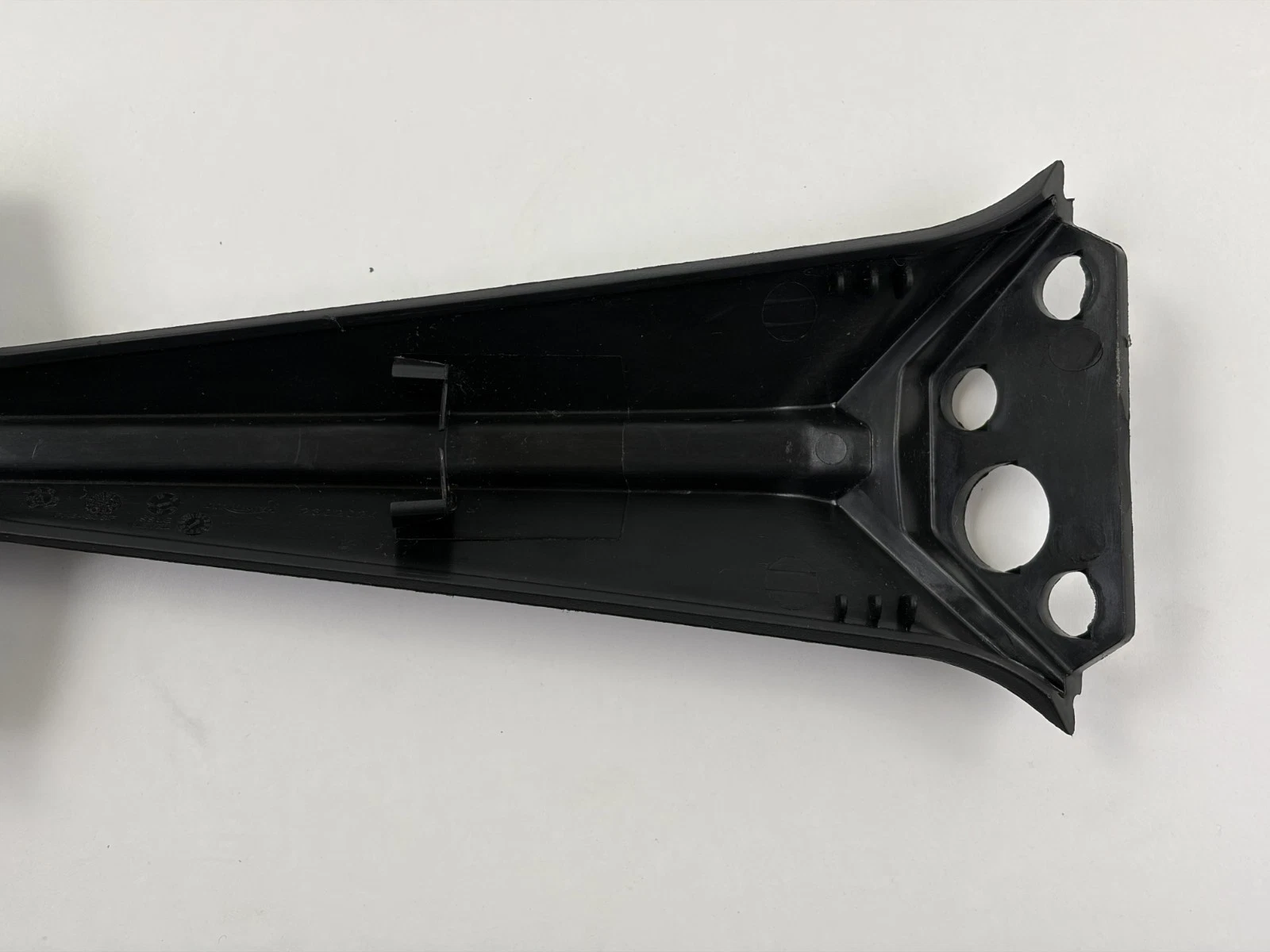 T2302024 | Triumph | Upper Number Plate Hanger