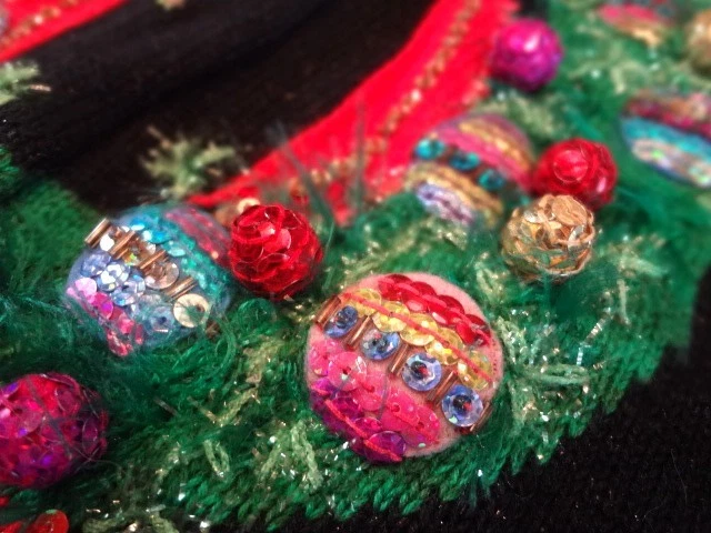 Fabulous Design Options Philip & Jane Gordon Christmas Sweater - XL - Image 3 of 4