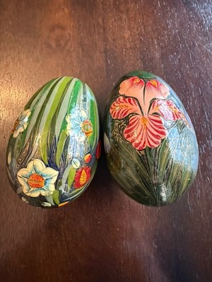 VTG Russian Hand-Painted Wooden Eggs - Traditional Floral Lacquer Art (Set of 2)