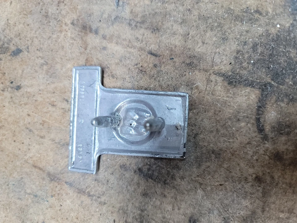 Buick Skylark 1968 1969 original GM techo vela panel emblema 7759501 Foto 3 de 4