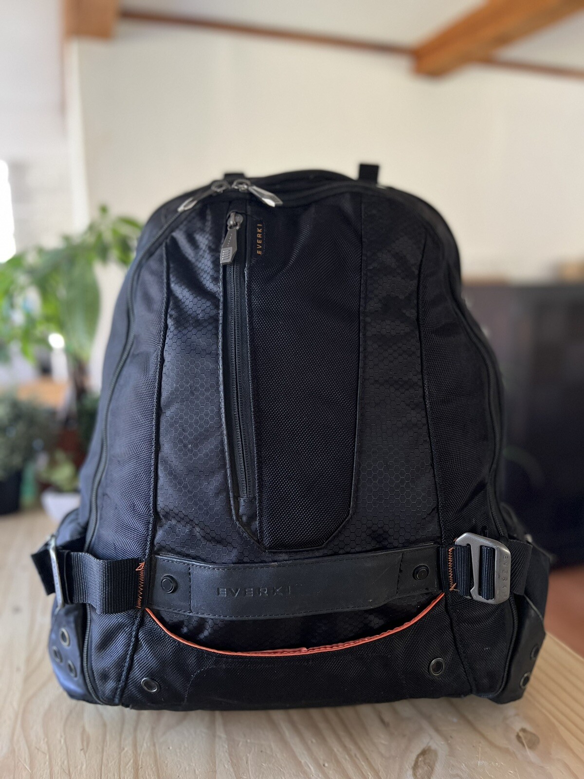 Everki Beacon Console Gaming Laptop black Backpack (See pics