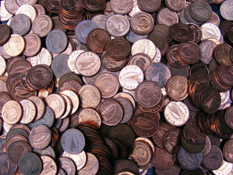 Lote de seis moedas irlandesas decimais de um centavo Irlanda 1p pássaro estilizado harpa celta - Imagem 2 de 4