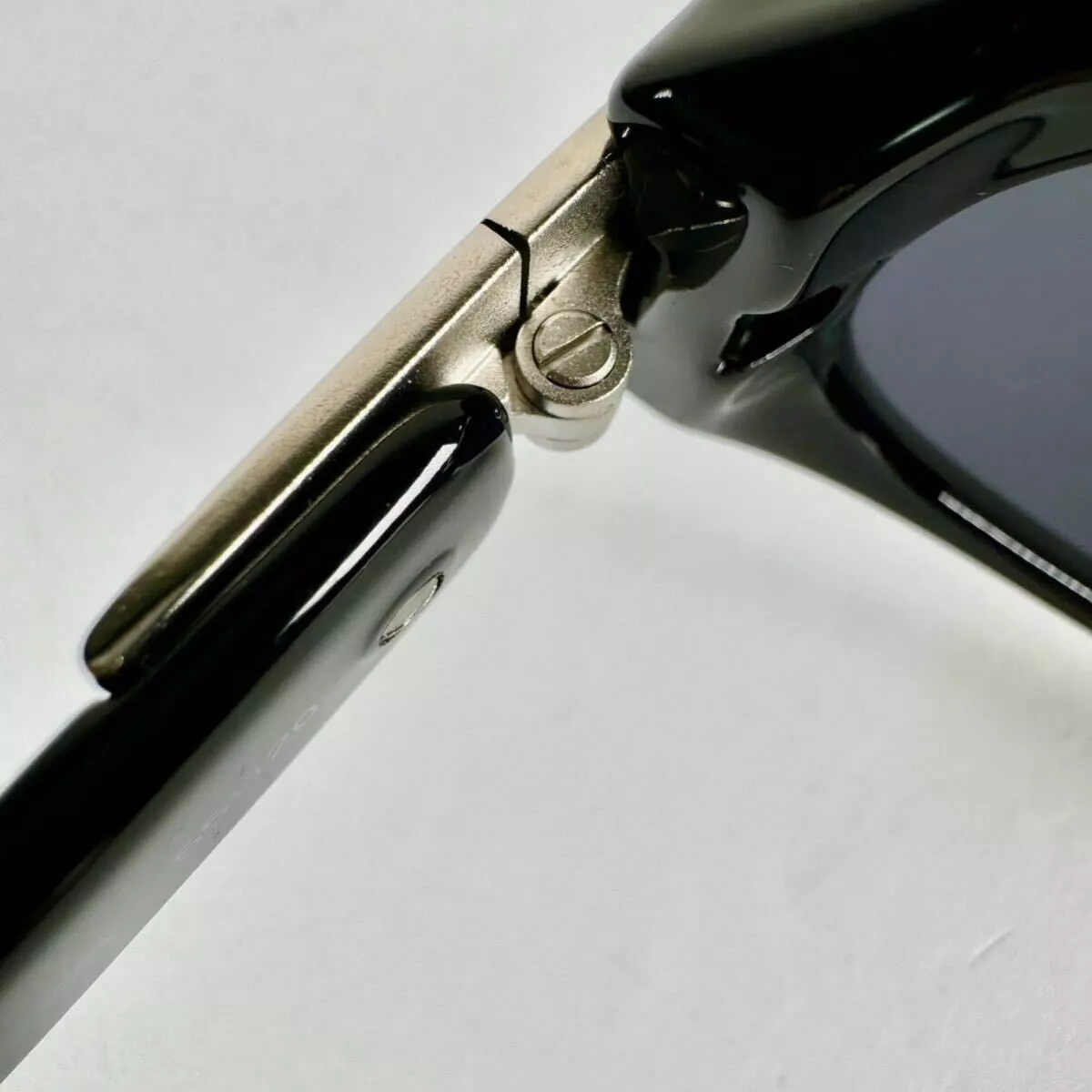 Lunettes de soleil Gucci GG2411/S D28 55 20 noir type rond accessoire femme