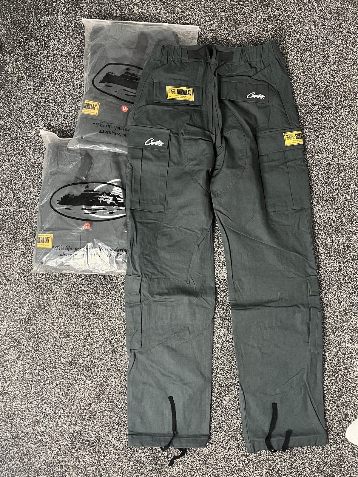 返品交換不可】 正規品 Corteiz Cargo Pants Grey villarce.com.br