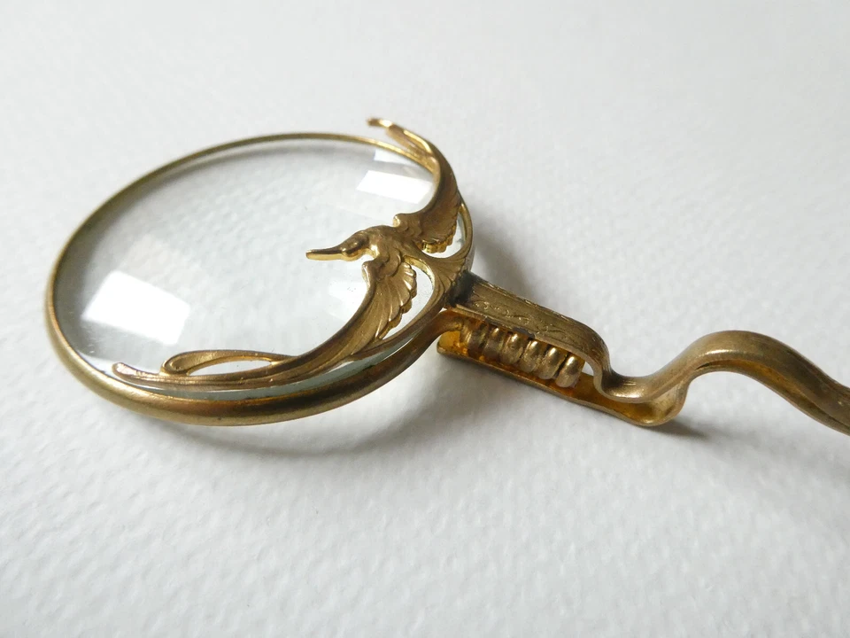 Petite loupe ancienne en métal doré - Photo 3/4