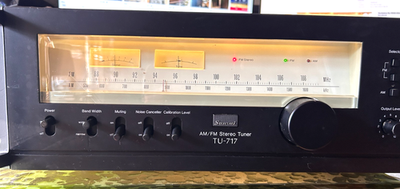 Sansui TU-717 AM/FM Stereo Tuner with Rack Handles Tested - Made
