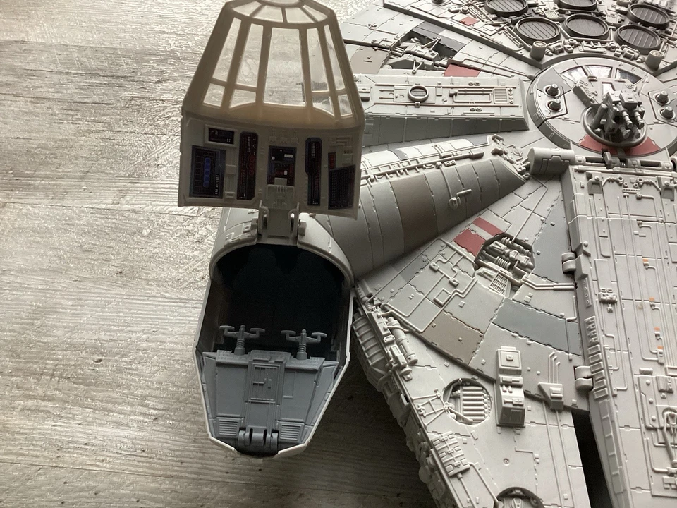 Star Wars Hasbro The Force Awakens Millenium Falcon Rasender Falke Raumschiff - Bild 2 von 4