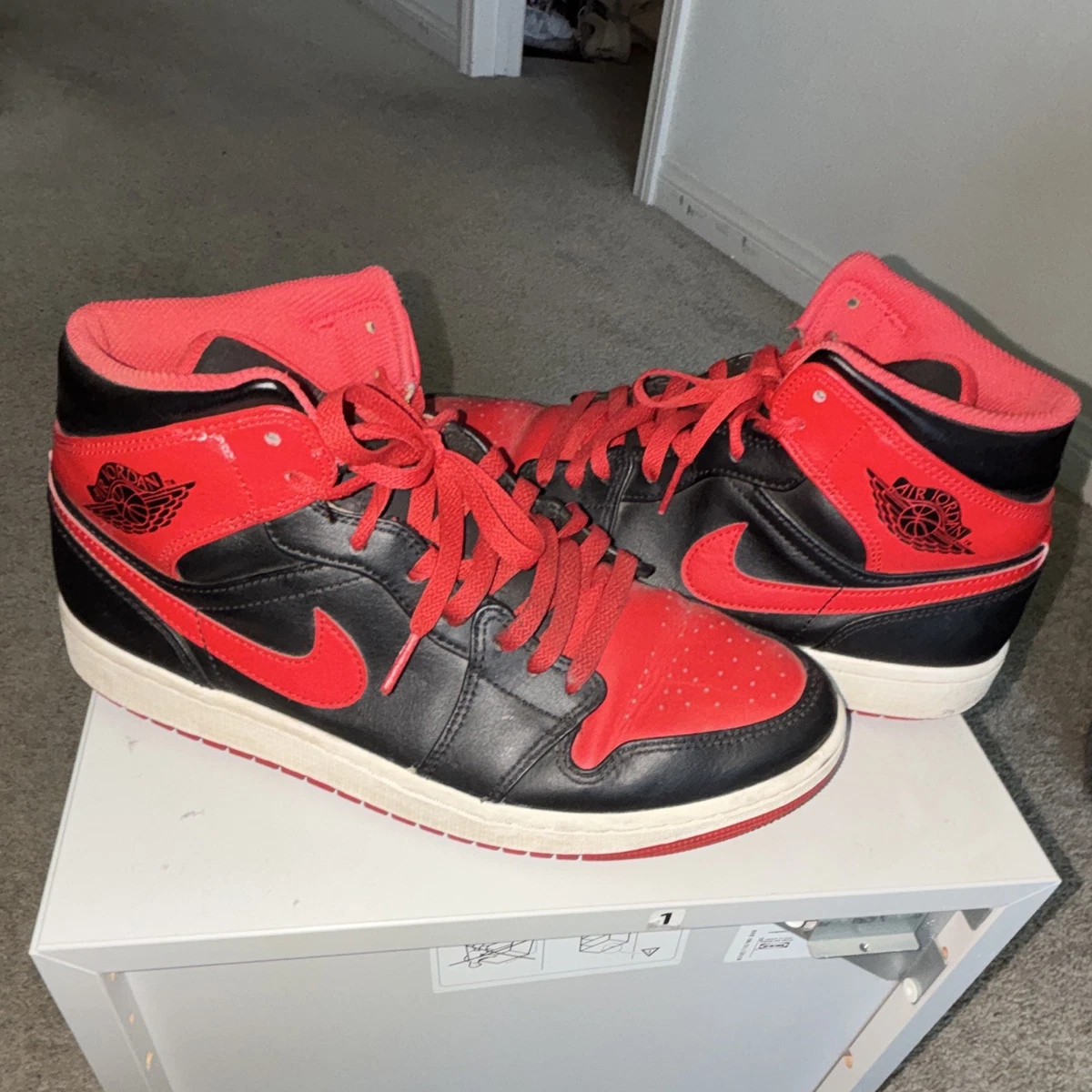 Las mejores ofertas en Jordan 1 Mid Black Red | eBay