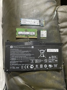 Samsung 8GB + 128GB Scandisk + HP Akku