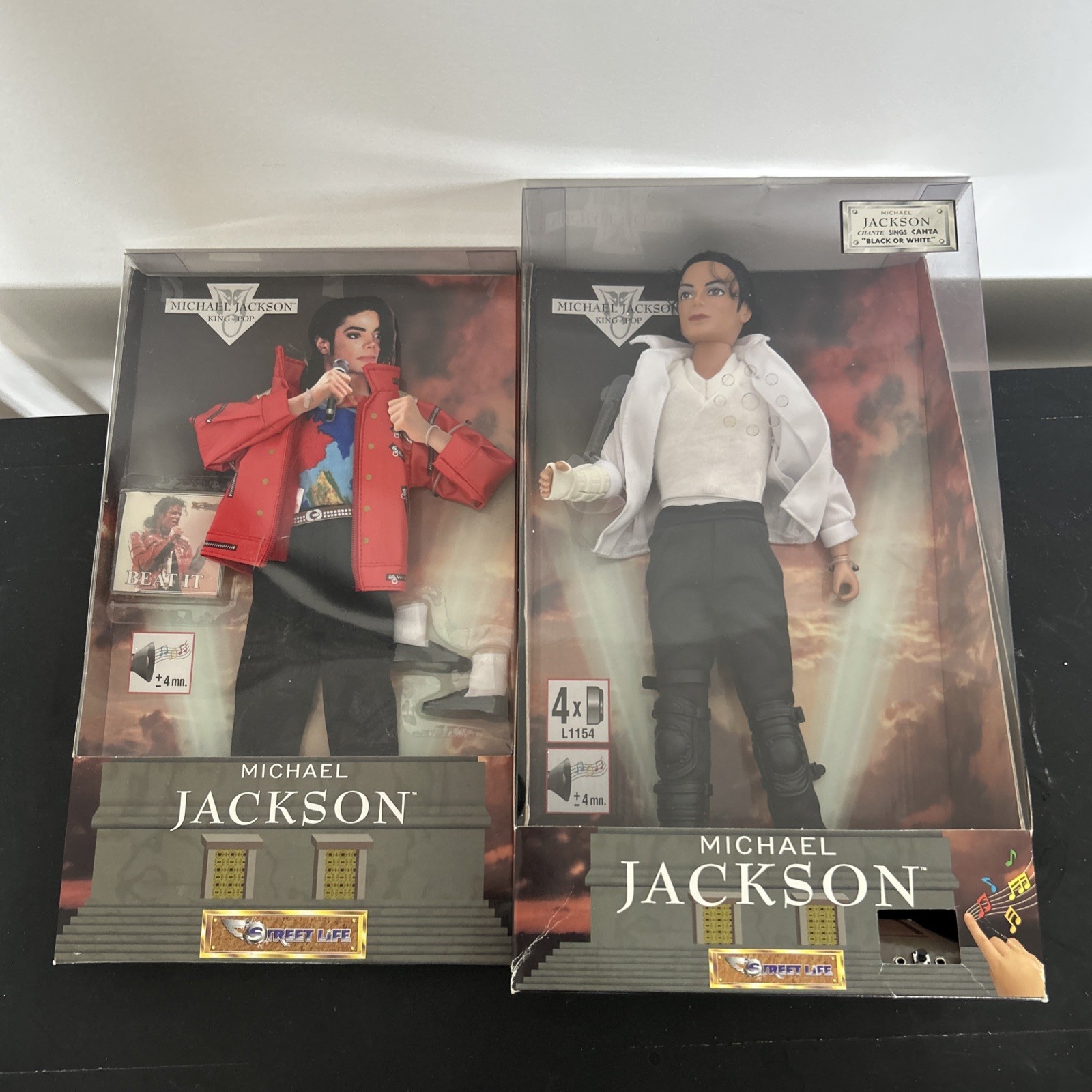 '95 MICHAEL JACKSON 12" Muñeca Cantora Blanco y Negro++TRAJE BEAT IT NUEVO EN CAJAS