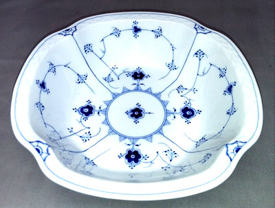 Runde Schüssel Bing&Gröndahl Dänemark, Muscheldekor gerippt S 656