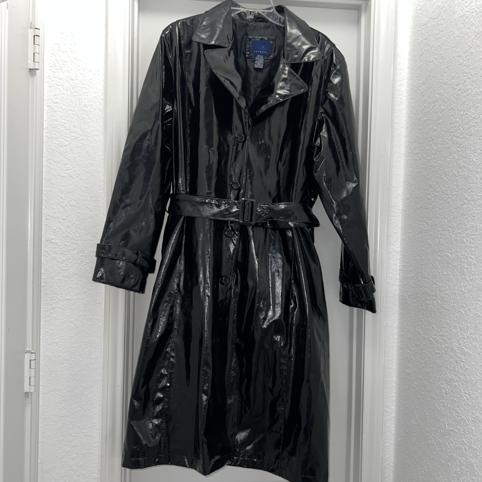 Venezia Black Shiny Vinyl Trench Coat with Belt Size 22 24 Retro Style