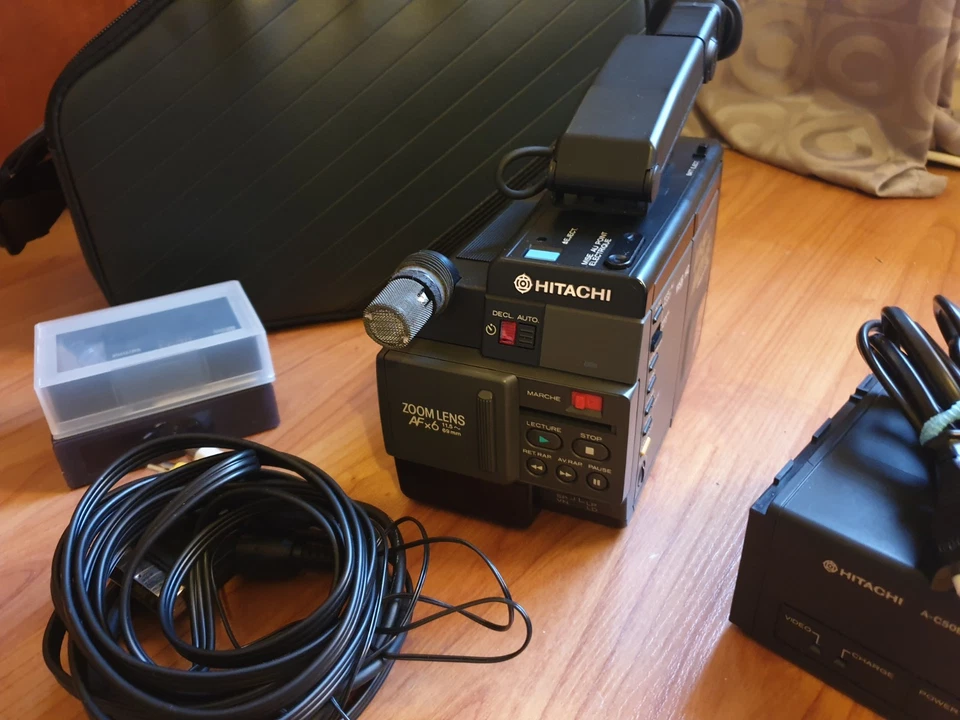 Camescope VHS-C movie * Hitachi VM-C30S * Camera HQ video 80's - Photo 3/4