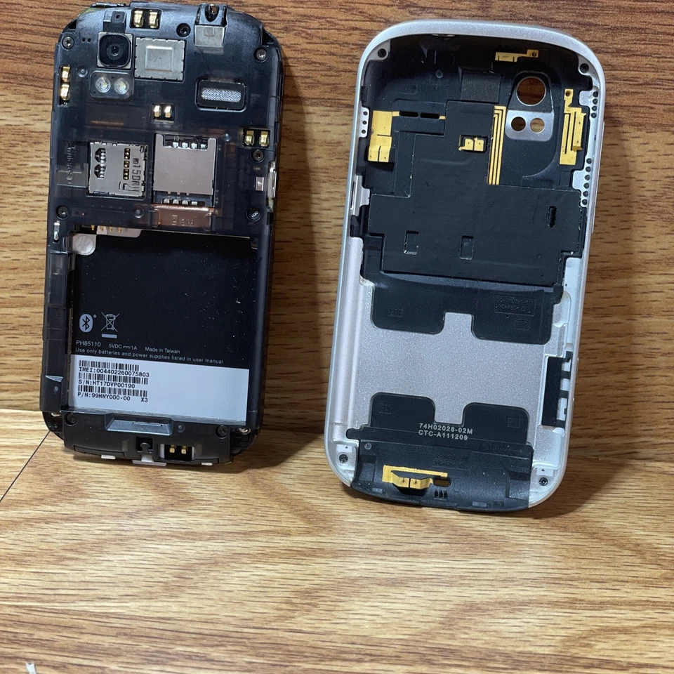 Smartphone HTC Amaze 4G - 16GB - Negro (T-Mobile) No incluye batería Foto 4 de 4