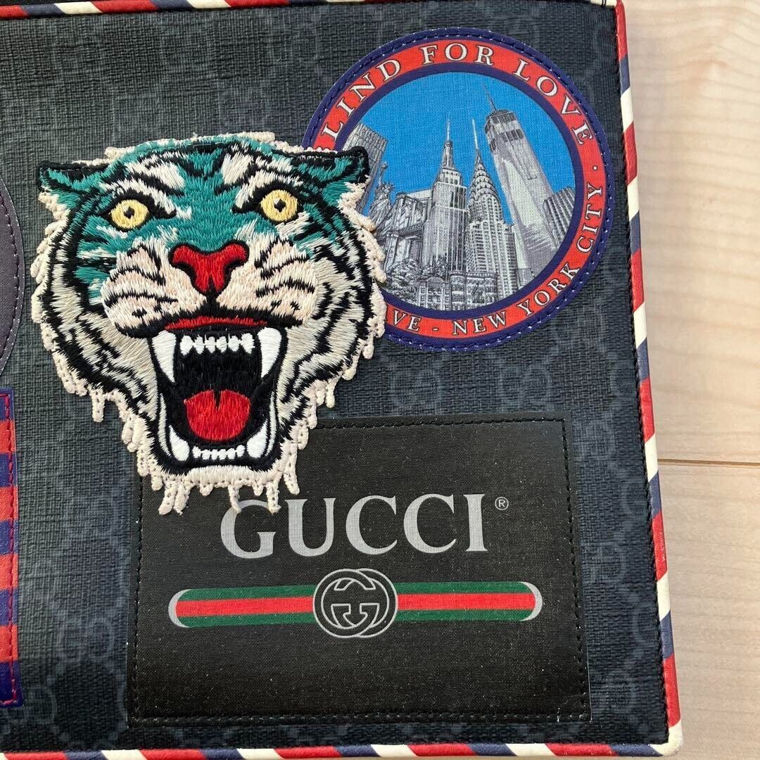 GUCCI Night Courier GG Supreme Tiger Patch Zip To… - image 3