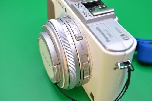 Panasonic LUMIX DMC-LX7 10.1 MP Digital Camera 3.8x Optical Zoom - 100% Working - Picture 3 of 8